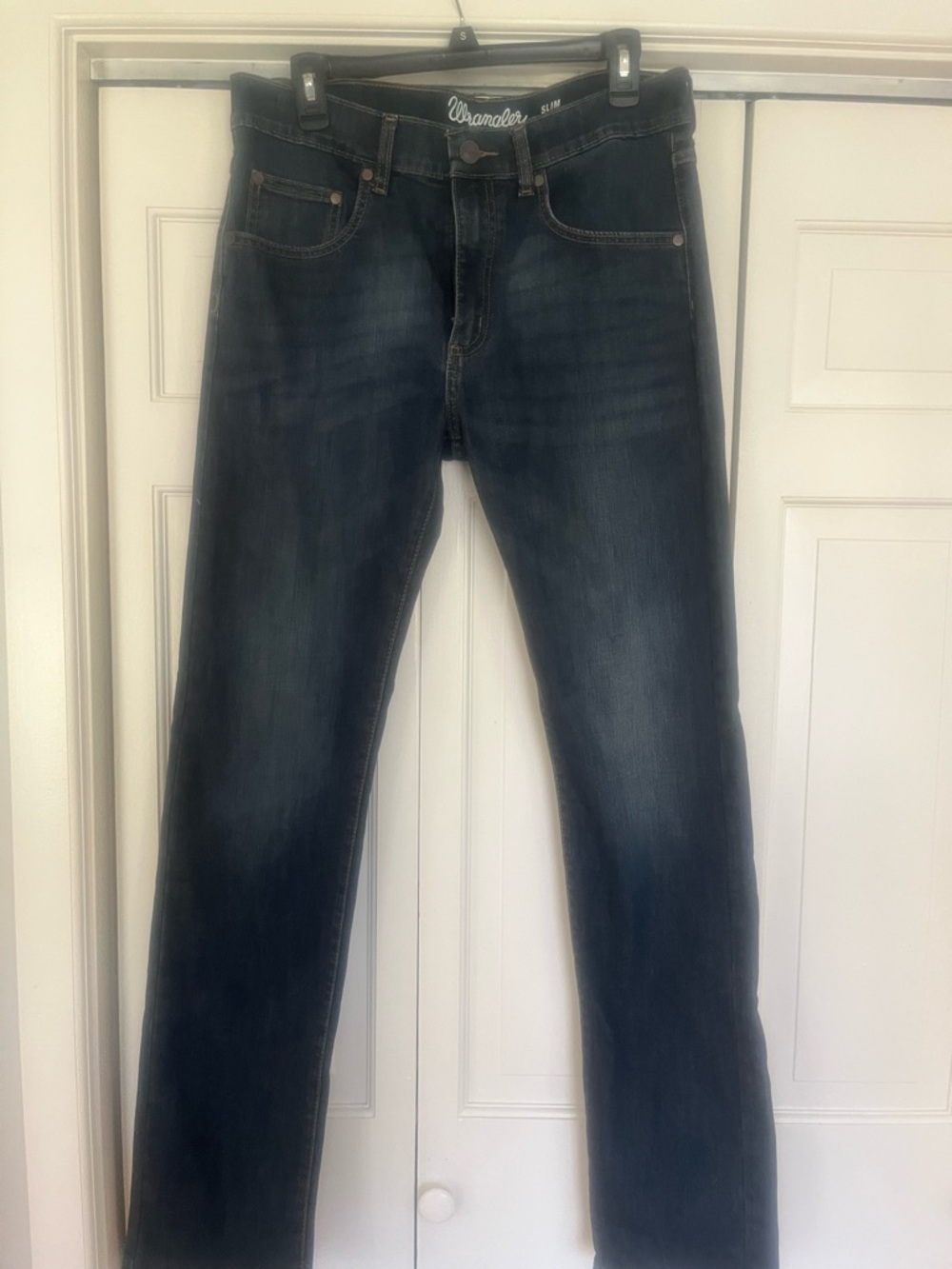 Wrangler Men's Straight Jeans in Dark Blue Denim